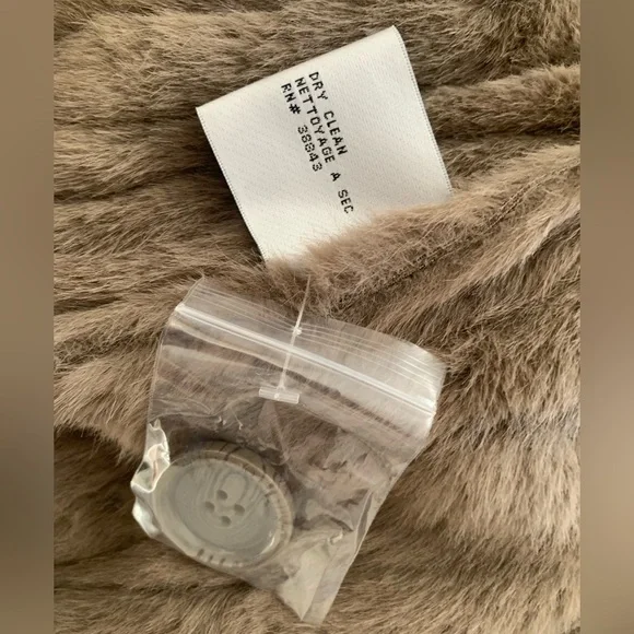 NWT Via Spiga Faux Fur Coat: Dark Taupe, Fir Lining, Pockets, Button/Snap XL - Picture 15 of 15